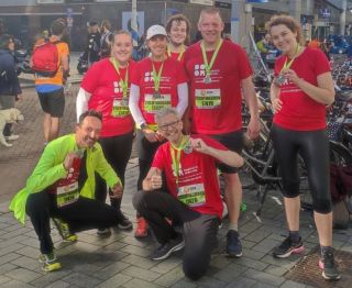 Team Margriet “heb weer lopen te lopen” door Rotterdam